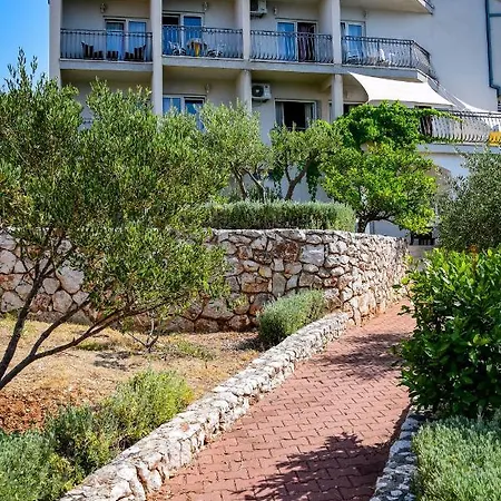 Pralija Mile Apartament *