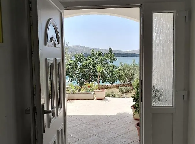 Pralija Mile アパート ザボリッチ