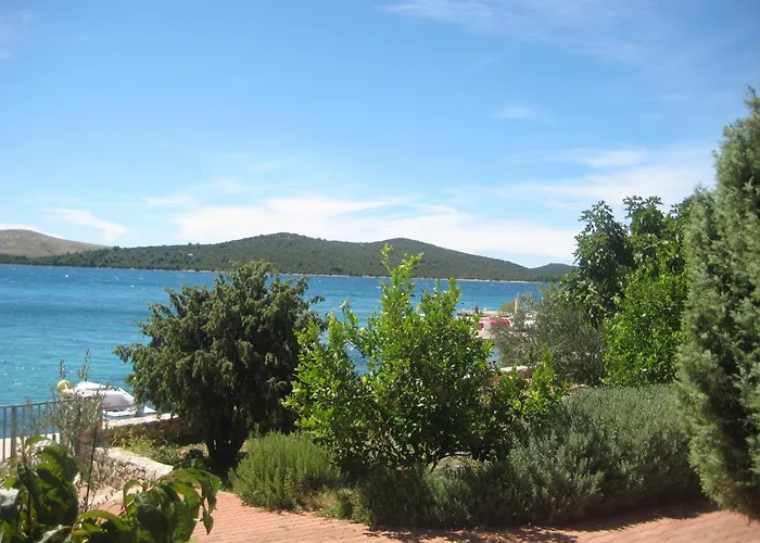 アパート Pralija Mile ザボリッチ